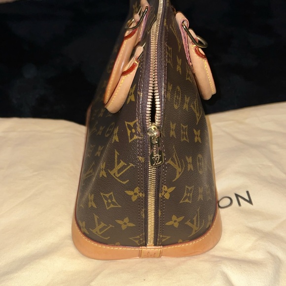 Louis Vuitton Alma PM - Gently Used - Picture 5 of 7